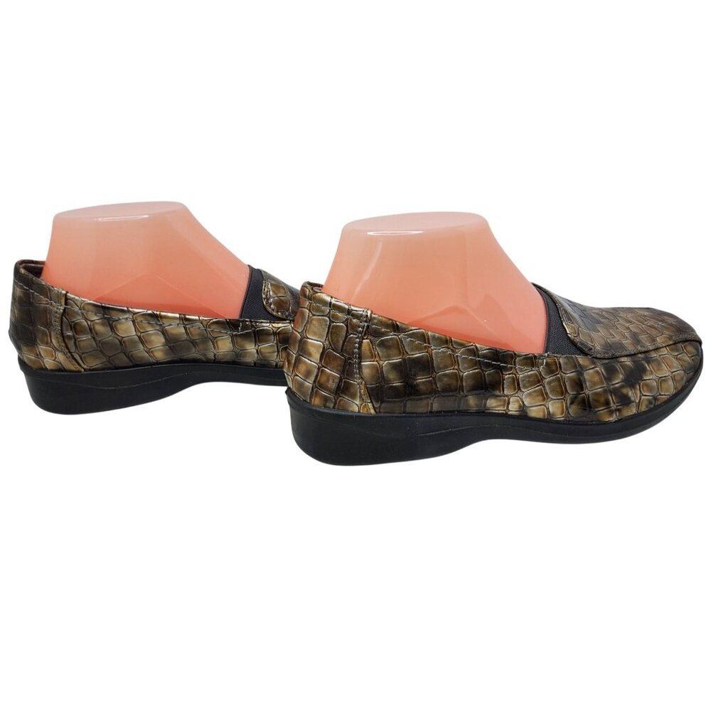 Womens Easy Street Slide On Alligator Pattern Leather Silver,Brown Loafers - Picture 5 of 8